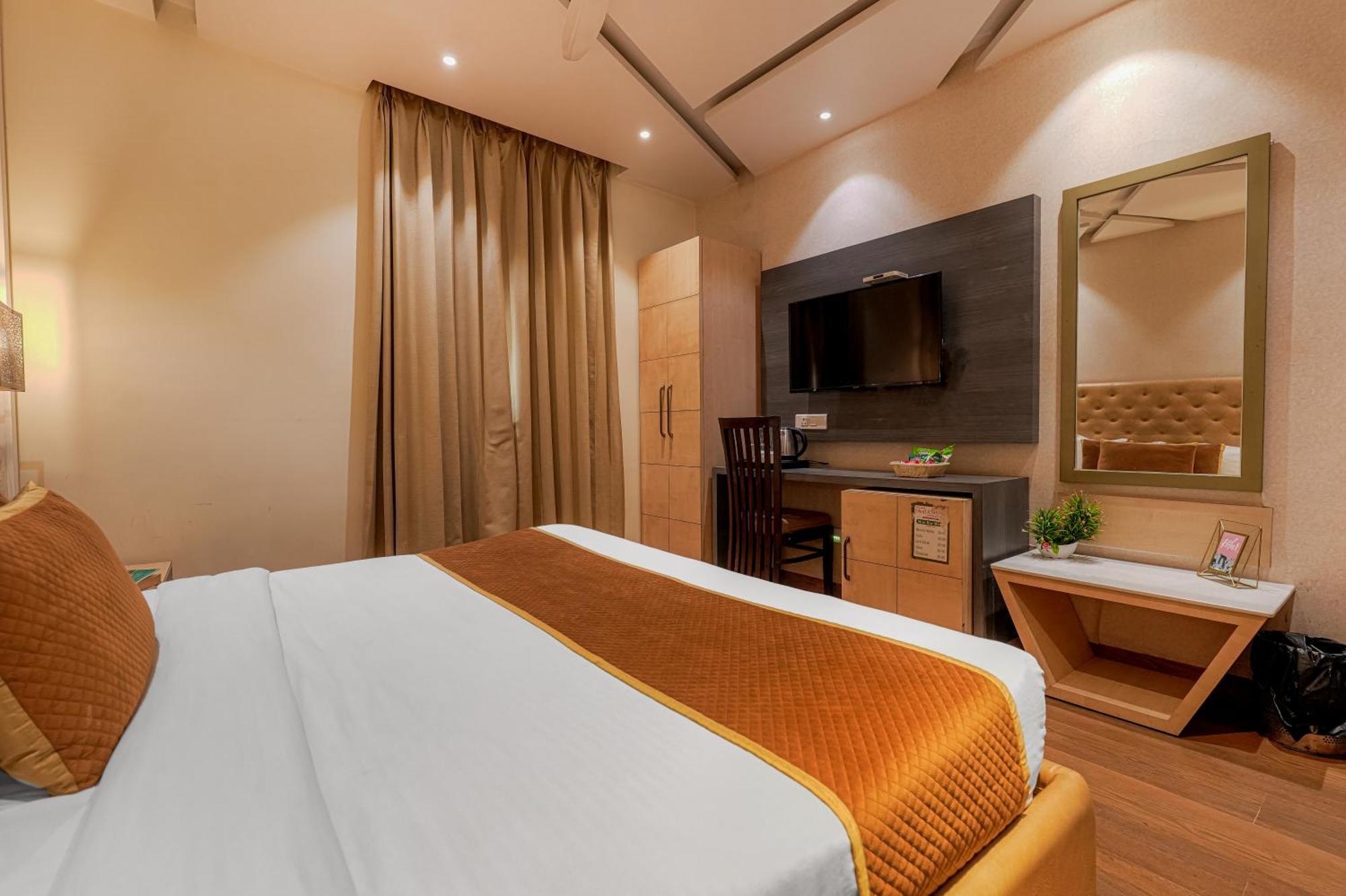 Csjs Inn Hotel アムリトサル エクステリア 写真