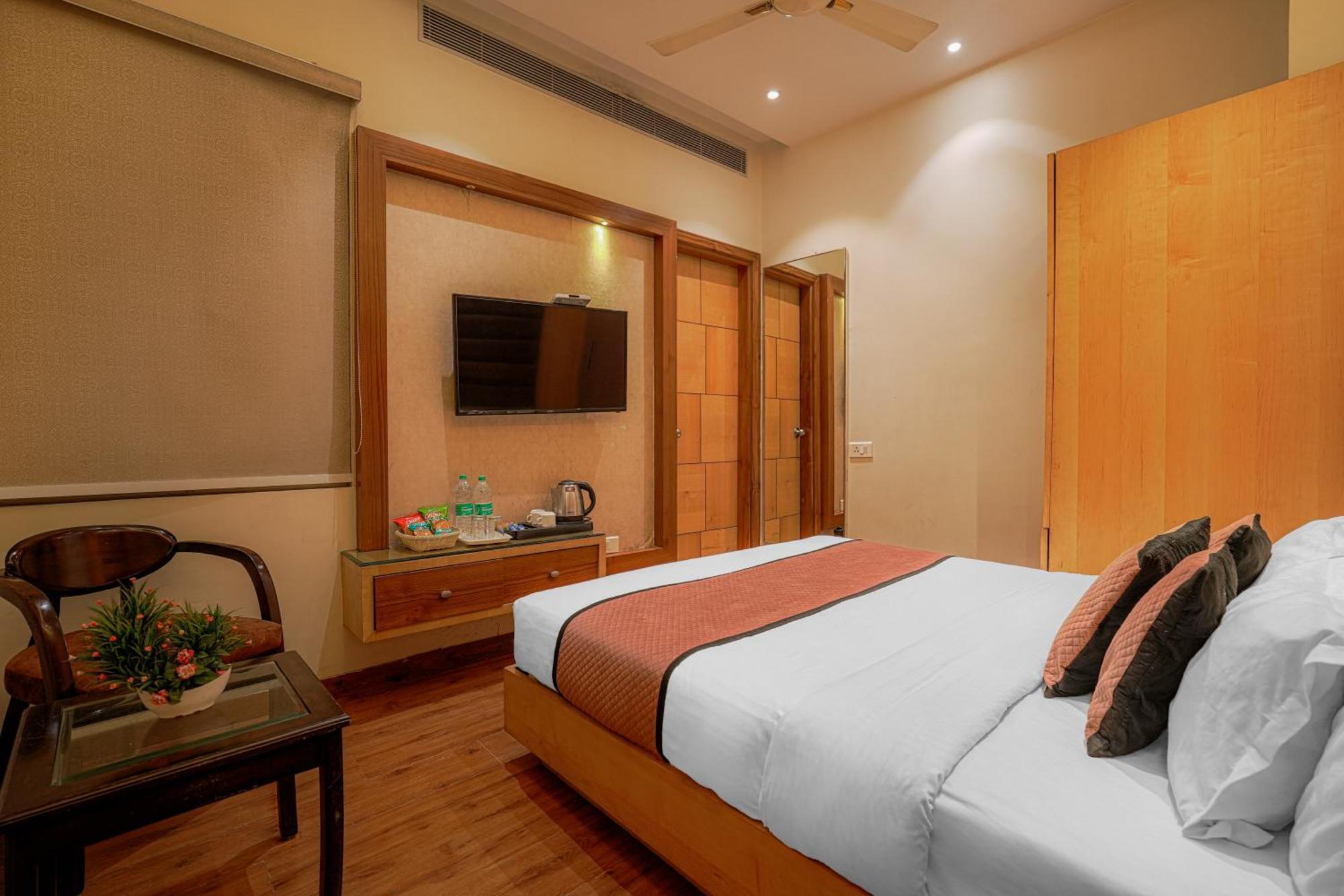 Csjs Inn Hotel アムリトサル エクステリア 写真