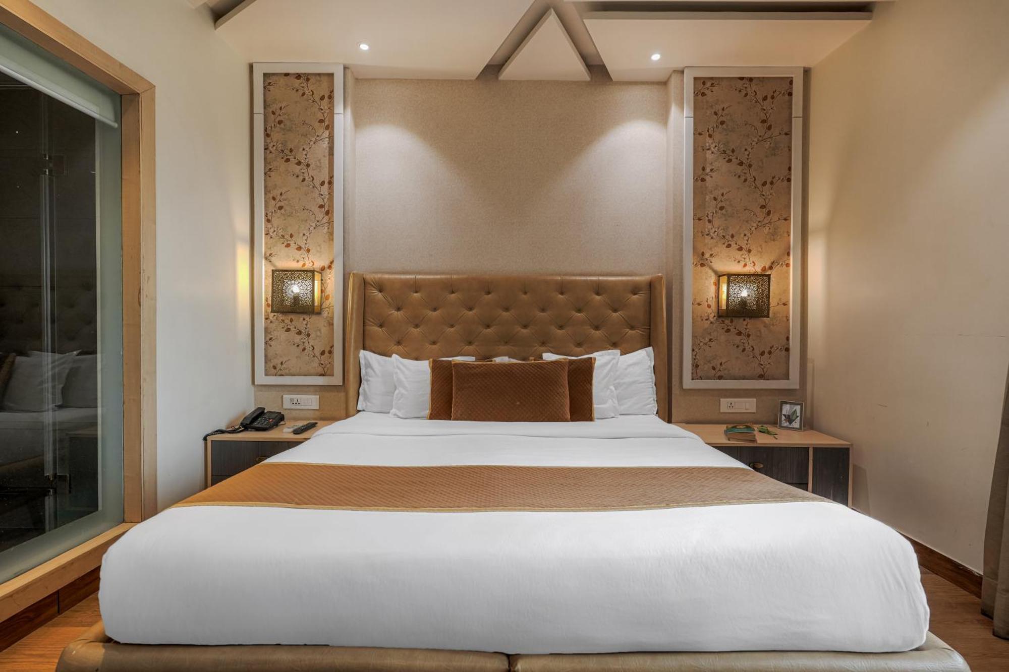 Csjs Inn Hotel アムリトサル エクステリア 写真